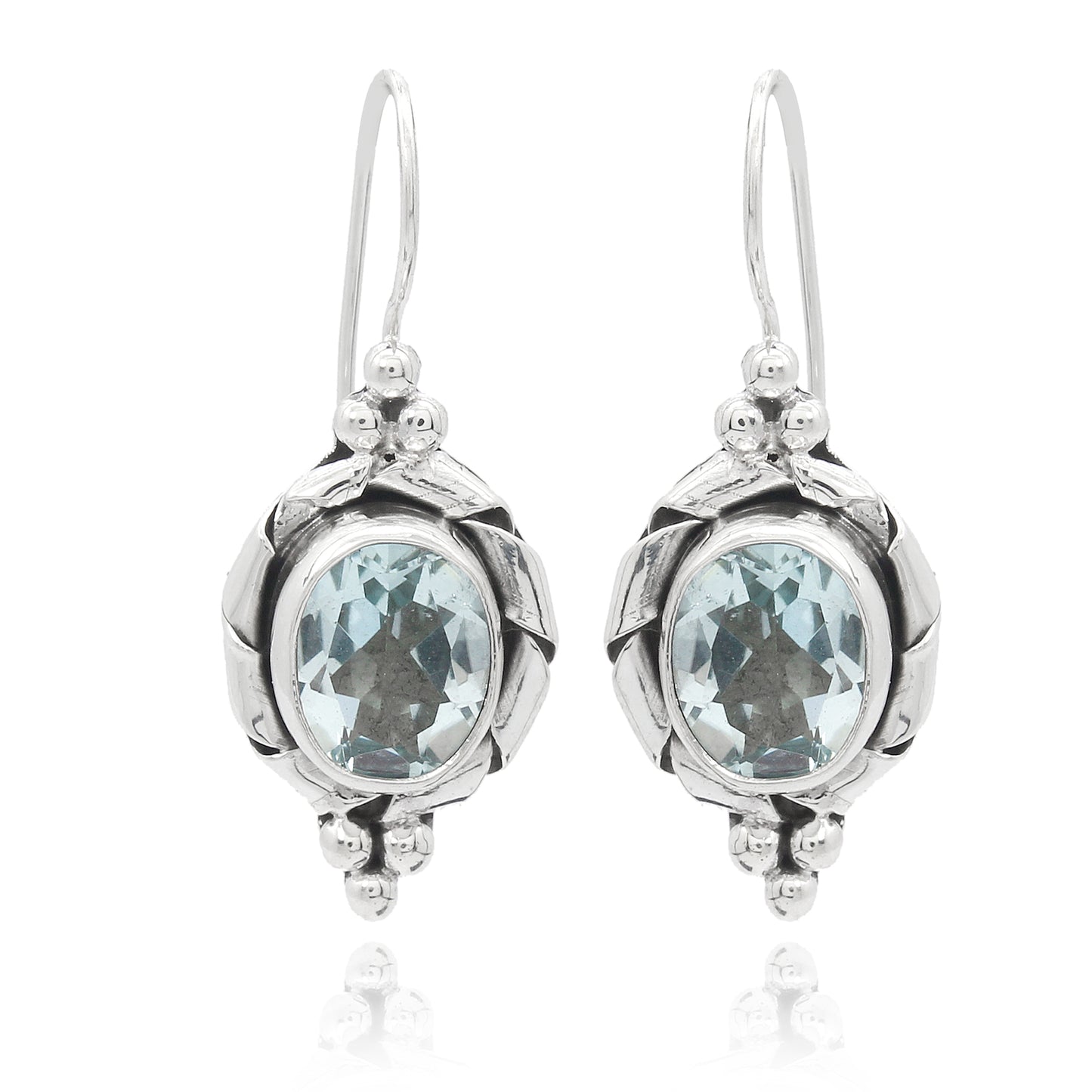 Pendientes de plata con topacio azul natural hechos a mano en Bali
