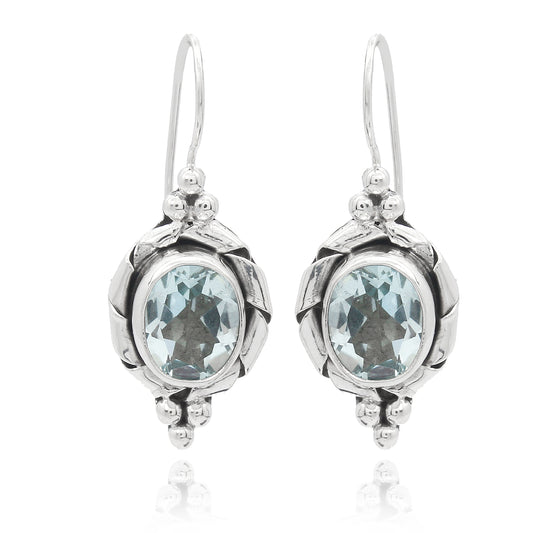 Pendientes de plata con topacio azul natural hechos a mano en Bali