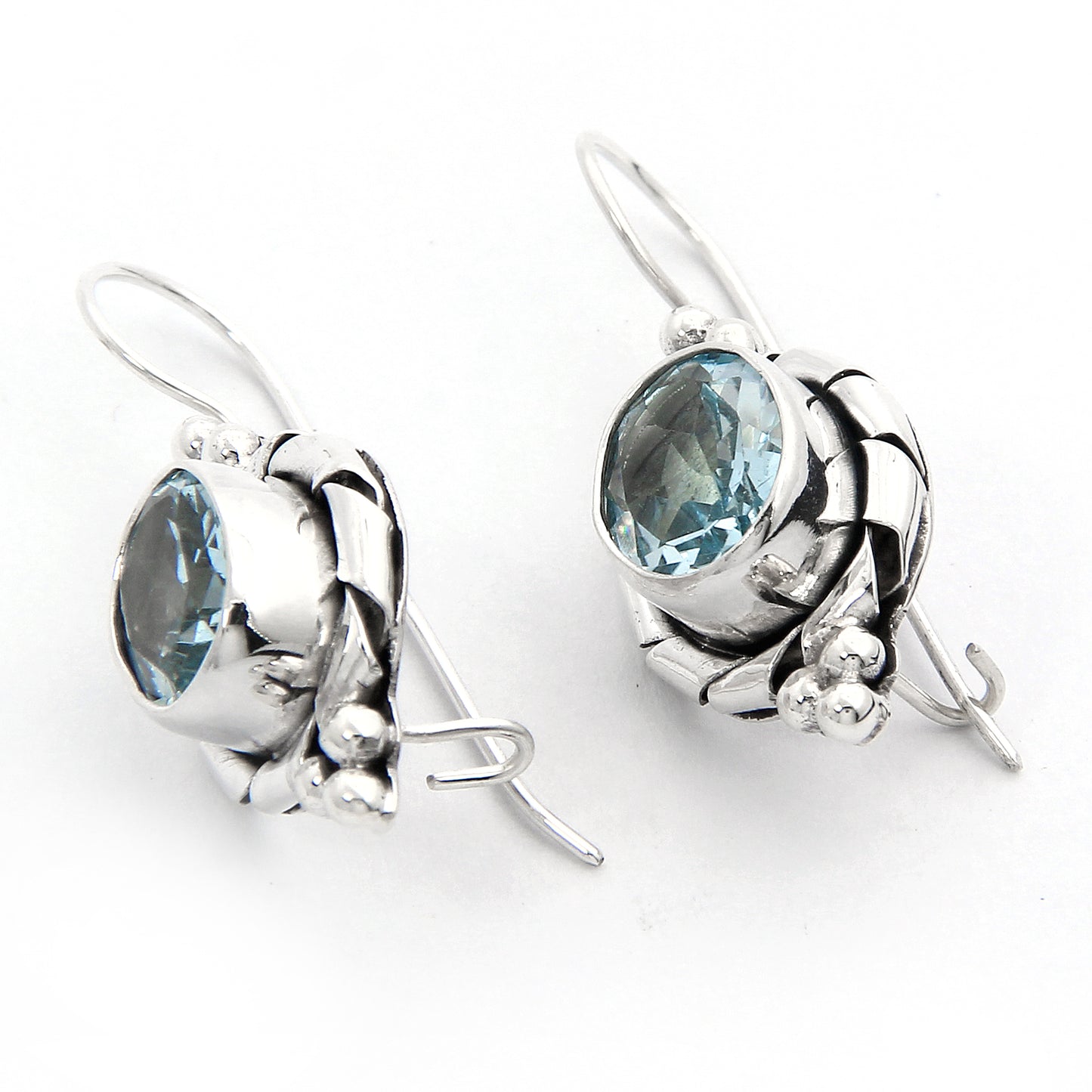 Pendientes de plata con topacio azul natural 